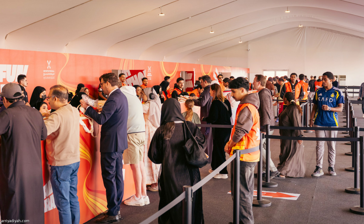 المتسابقون يتوافدون